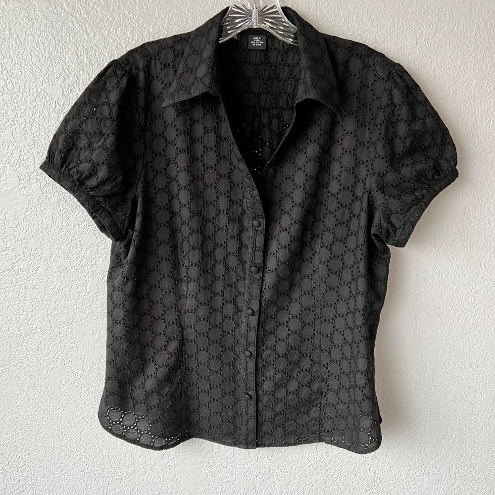 *FIRM PRICE* Sandra Ingrish Eyelet Circle Design Button Down Puff Sleeve Top